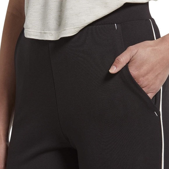 (1663) HUE Women's Ponte 7/8 Leggings Black / Whisper White Jogger - Picture 3 of 4